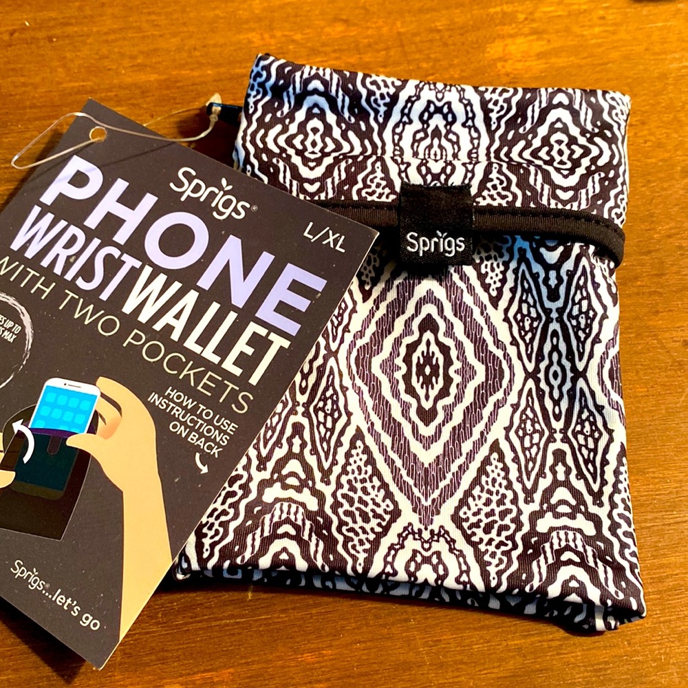 🎃Sprigs Wrist Wallet/Phone🎃